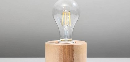 Lampy biurkowe drewniane