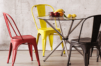 Krzesła metalowe postarzane