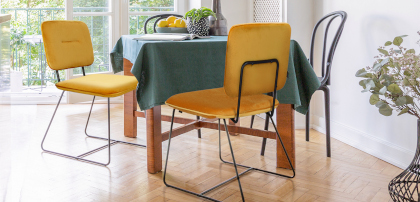 Krzesła na płozach tapicerowane