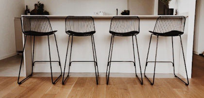 hokery metalowe z oparciem