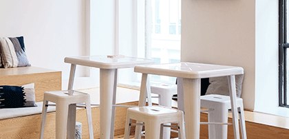 Hokery nowoczesne białe