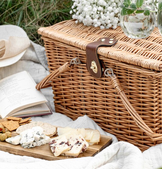 Kosze i naczynia piknikowe