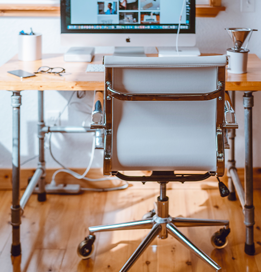 Idealne krzesła dla ucznia, czyli jak najlepiej dobrać krzesło do biurka?