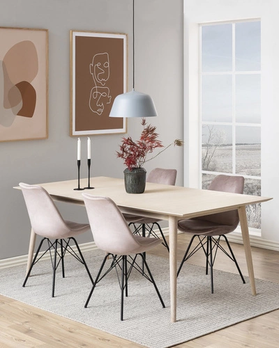 Krzesło tapicerowane Eris VIC różowe do jadalni i salonu glamour na czarnych metalowych nogach