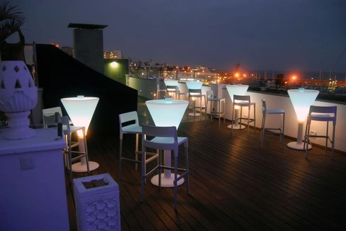 Hoker Divo 75 cm biały nowoczesny z oparciem do kuchni i wyspy, sztaplowany SCAB Design