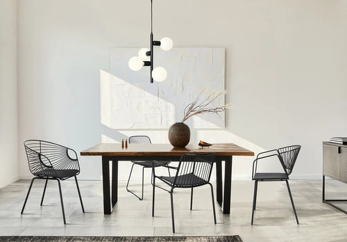 Krzesło do jadalni Sligo Intesi czarne metalowe z podłokietnikami ażurowe industrialne