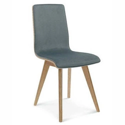 Krzesło tapicerowane do jadalni Fameg Cleo nowoczesne bukowe personalizowane na zamówienie
