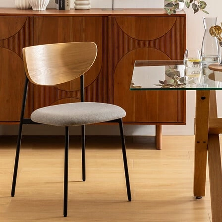 Krzesło tapicerowane Jaisa Atmosphera do jadalni i kuchni szare nowoczesne na czarnych nogach