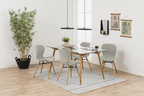 Krzesło tapicerowane Batilda Actona beżowe do jadalni nowoczesne z drewnianymi nogami