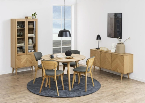 Stół okrągły do jadalni Nagano Actona dąb jasny skandynawski z wzorem jodełki 120 cm