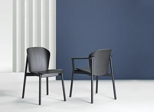 Krzesło drewniane Finn SCAB Design czarne nowoczesne do jadalni sztaplowane retro