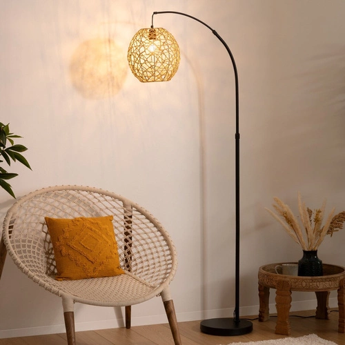 Lampa stojąca do salonu boho Raahe Atmosphera czarna z naturalnym abażurem 180 cm