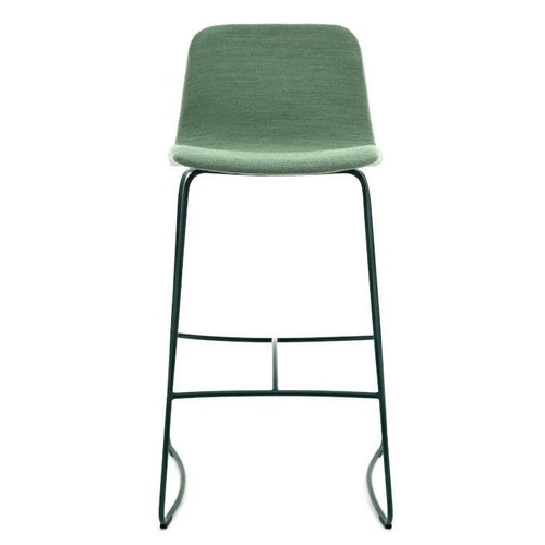 Hoker tapicerowany z oparciem Hips FAMEG personalizowany, industrialny do kuchni i jadalni