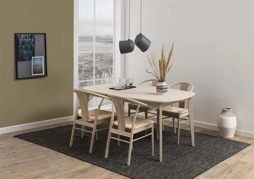 Krzesło drewniane Janik Actona do jadalni i salonu skandynawskie z podłokietnikami plecionka