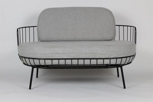 Sofa Trappola czarna szare poduszki Outl