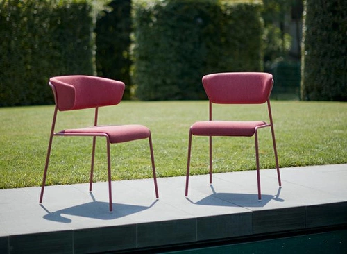 Krzesło tapicerowane Lisa czerwone wodoodporne do jadalni kuchni tarasu nowoczesne SCAB Design
