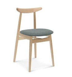 Krzesło Fameg Finn drewniane tapicerowane skandynawskie personalizowane do jadalni
