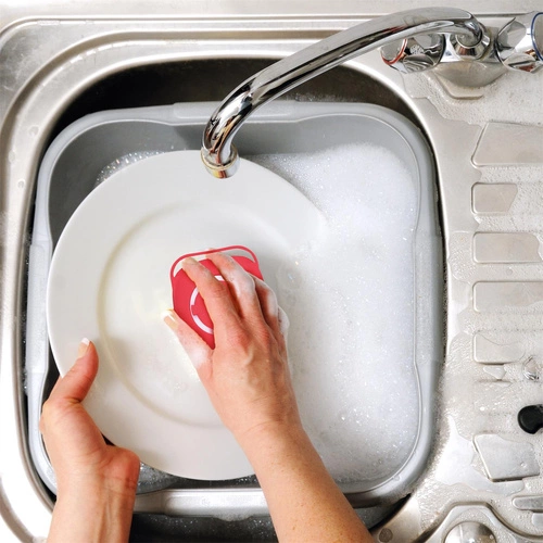 Intesi czarna szczotka do naczyń z pojemnikiem na płyn do naczyń do kuchni