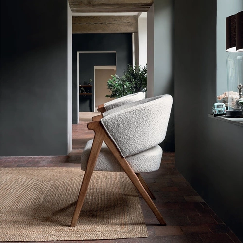 Fotel uszak Amza biały boucle do salonu skandynawski z podłokietnikami Atmosphera