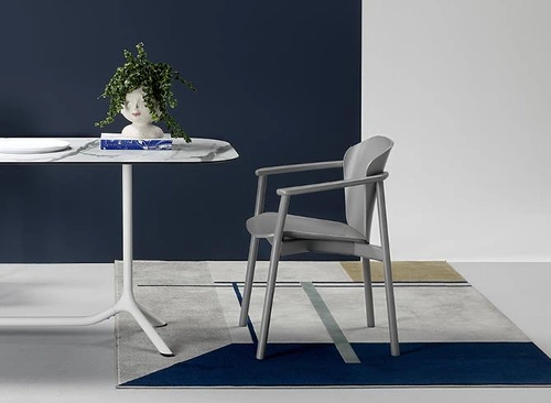 Krzesło drewniane FINN szare z podłokietnikami nowoczesne do jadalni SCAB Design