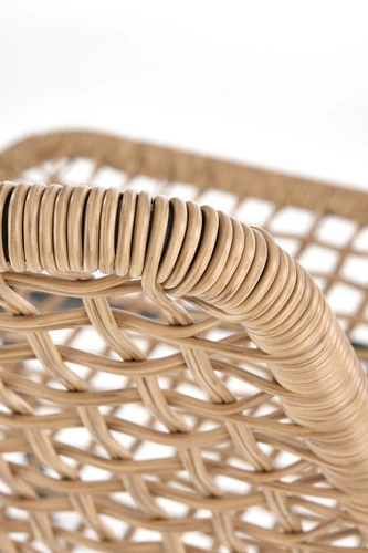 Krzesło rattanowe Gordi boho z podłokietnikami do jadalni i salonu na metalowych nogach