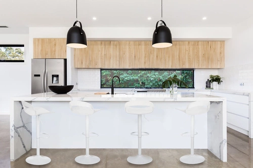 Hoker z oparciem regulowany Nest Simplet biały nowoczesny do kuchni wyspy lub baru