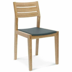 Krzesło tapicerowane Fameg Lennox do jadalni nowoczesne drewniane bukowe skóra personalizowana