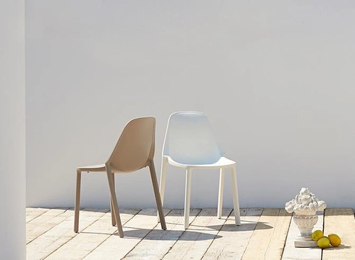 Krzesło PIU SCAB Design białe nowoczesne z tworzywa sztaplowane do ogrodu i sali bankietowej