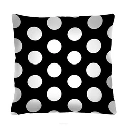 Poduszka dekoracyjna Ring Intesi do salonu i sypialni antyalergiczna 40x40 cm