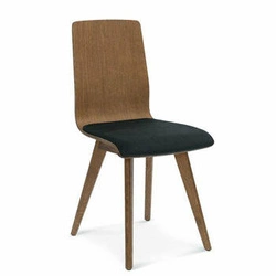 Krzesło tapicerowane dębowe Fameg Cleo do jadalni i kuchni nowoczesne personalizowane