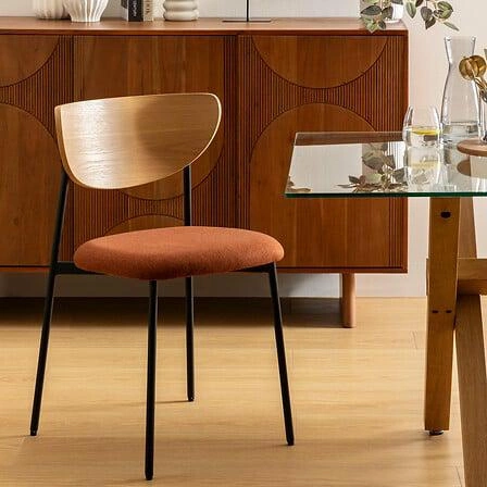 Krzesło tapicerowane Jaisa do jadalni i kuchni skandynawskie z oparciem terakotta Atmosphera