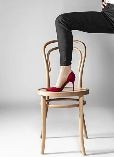 Krzesło drewniane Fameg 14 personalizowane do jadalni i kuchni styl skandynawski gięte