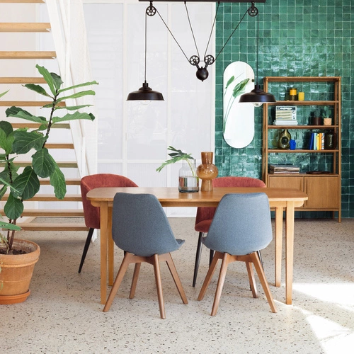 Krzesło tapicerowane Baya granatowe z drewnianymi nogami do jadalni nowoczesne Atmosphera