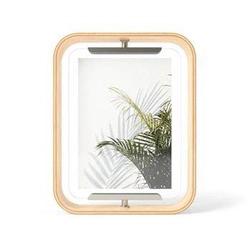 Ramka na zdjęcia 13x18 stojąca drewniana obrotowa Bellwood Umbra skandynawska na biurko